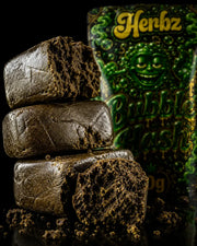 Bubble Hash sans solvant à la texture intérieure brune et dorée